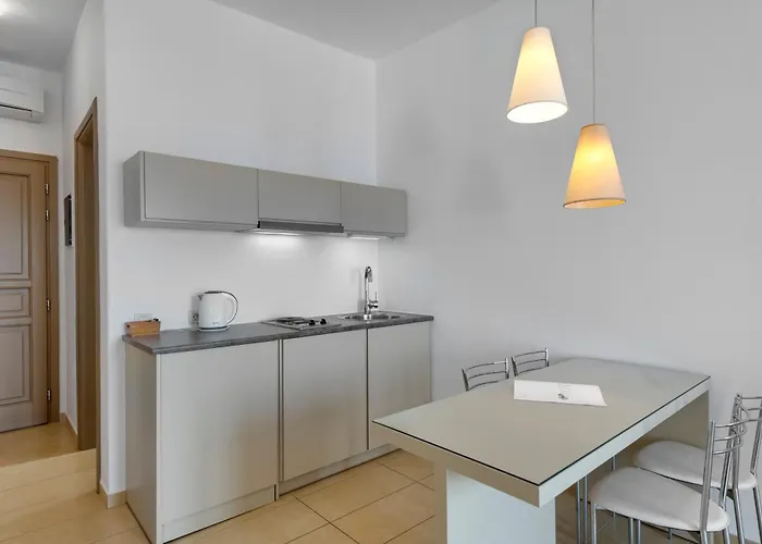 Hotel Lithos By Spyros & Flora 4*