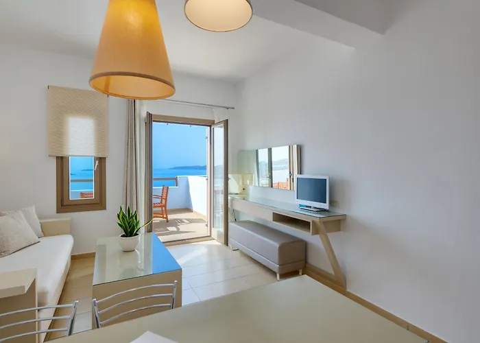 Lithos By Spyros & Flora מלון