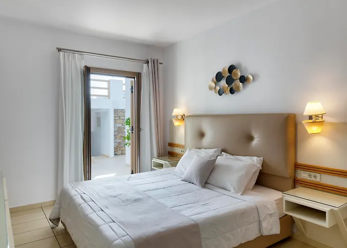 מלון Lithos By Spyros & Flora 4*