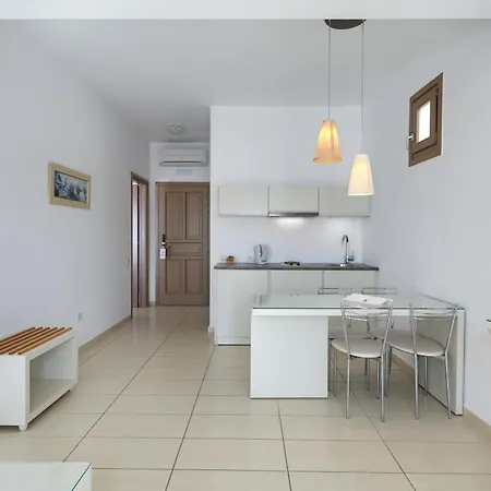 Lithos By Spyros & Flora Otel 4*