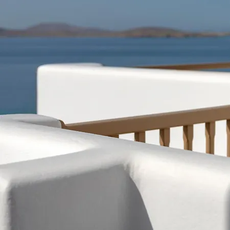 Lithos By Spyros & Flora Otel 4*