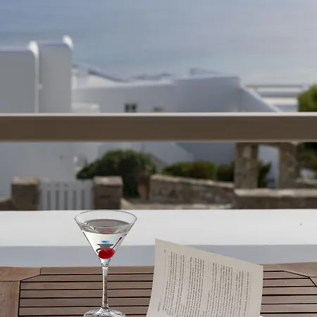 Hotel Lithos By Spyros & Flora 4*