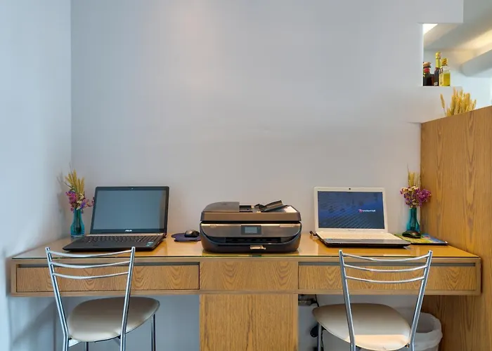 Hotel Lithos By Spyros & Flora 4*